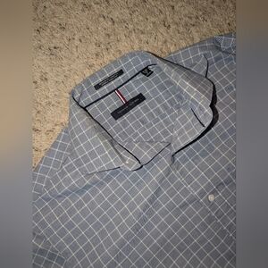 Tommy Hilfiger Men's Regular Fit Wrinkle-Resistant Checkered Pattern Dress M